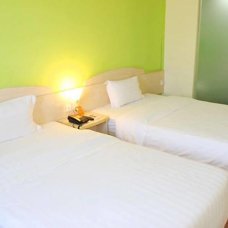 7 Days Inn Guangzhou Buitenkant foto