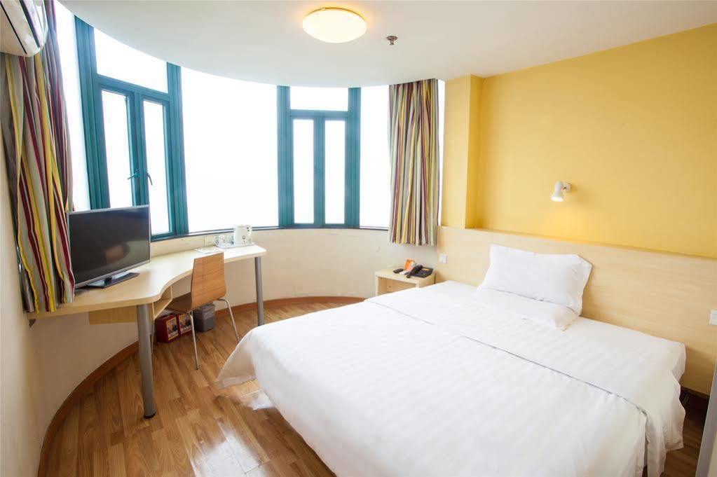 7 Days Inn Guangzhou Buitenkant foto