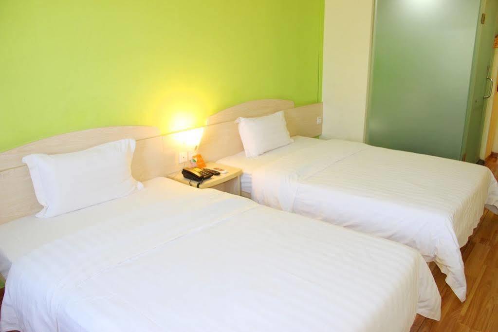 7 Days Inn Guangzhou Buitenkant foto